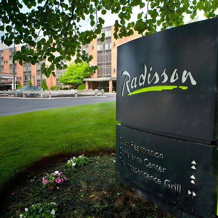 Radisson Hotel And Suites Chelmsford-Lowell Exterior photo